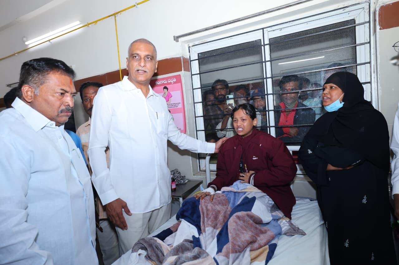 మెస్సితో ఫుట్ బాల్ మ్యాచ్… మేస్త్రి కోట్లు ఖర్చు మెస్సితో ఫుట్ బాల్ మ్యాచ్… మేస్త్రి కోట్లు ఖర్చు