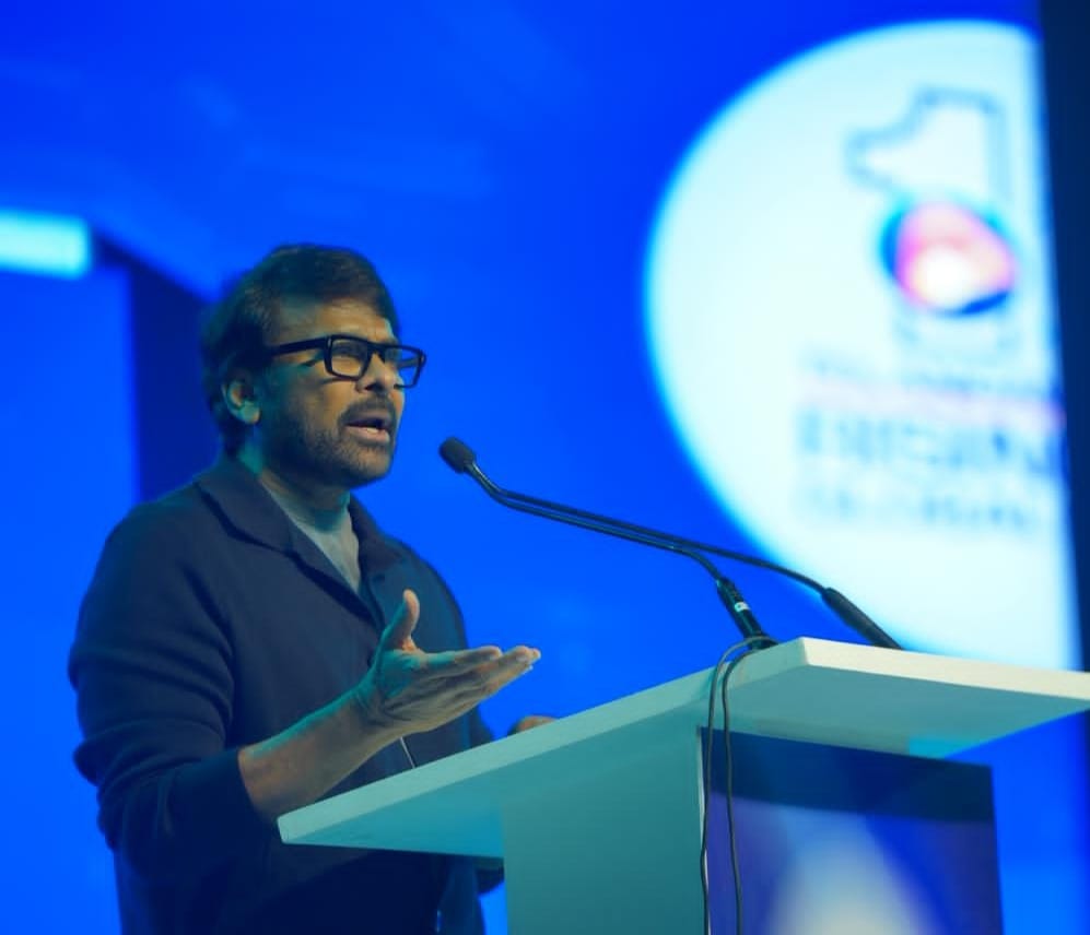 అమ్మాయిలతో ఉన్నప్పుడు ఆ మంత్రులు వచ్చారు