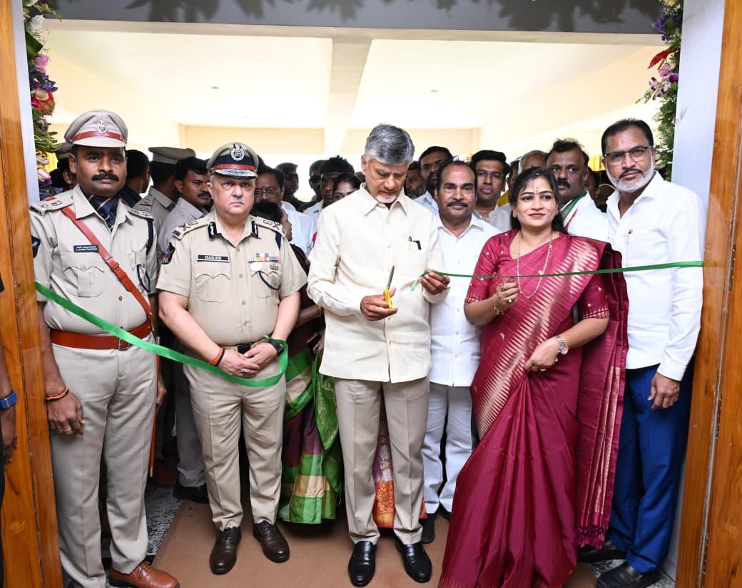 రౌడీయిజం చేస్తే రాష్ట్ర బహిష్కరణే చంద్ర‌బాబు