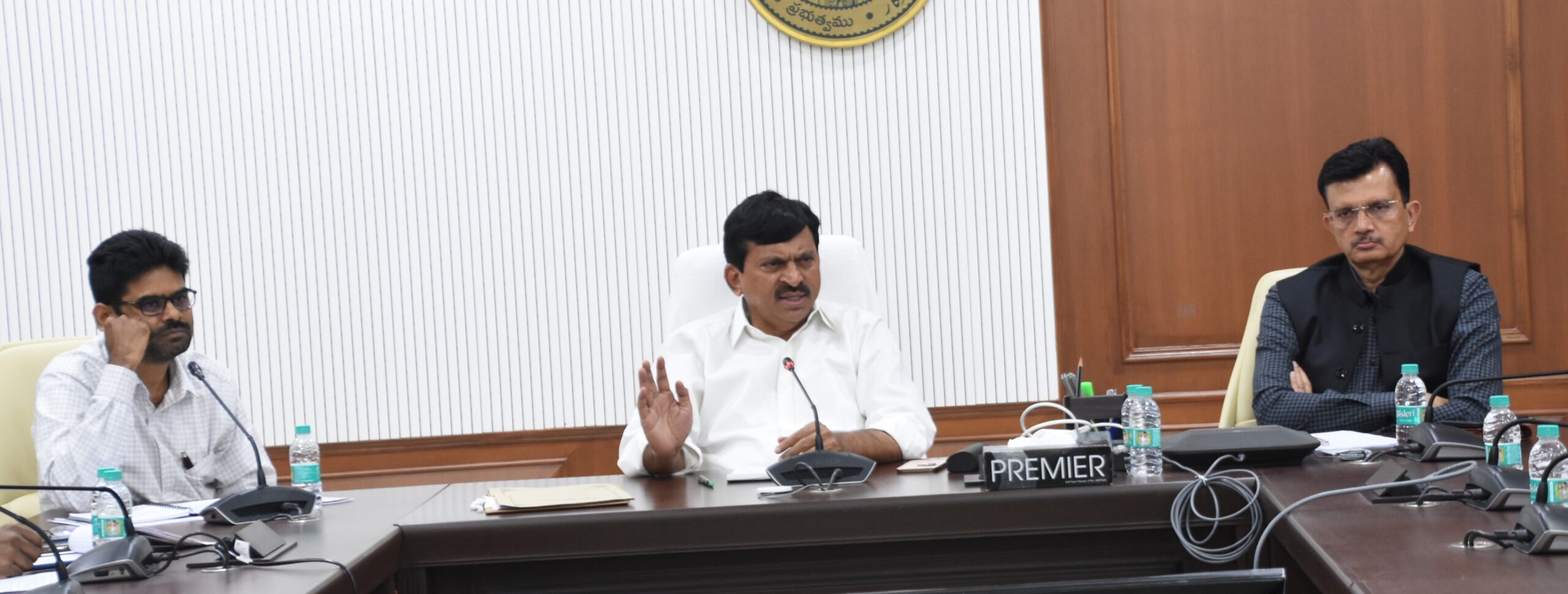 సిద్దిపేట‌, సిరిసిల్ల జిల్లాల్లో అక్ర‌మాలు