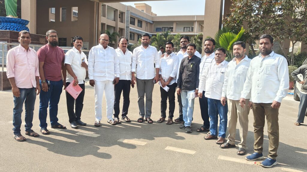 TANDUR EX MLA MEET VIKARABAD DIST COLLECTOR ABOUT TANDUR VOTER LIST MISTAKES