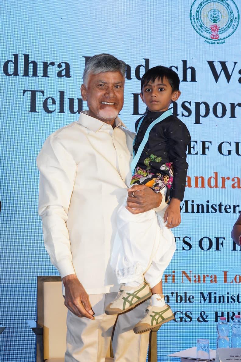 విదేశీ విద్య కోసం ప్రభుత్వ గ్యారెంటీ తో రుణాలు