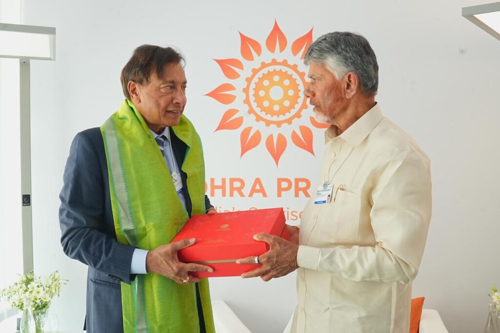 AP CM CHANDRABABU MEETING WITH DELIGATES 