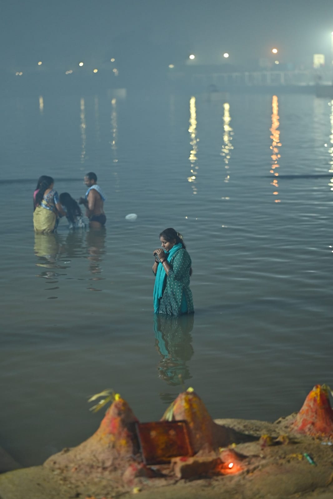 జన సంద్రంగా మారిన జంపన్న వాగు