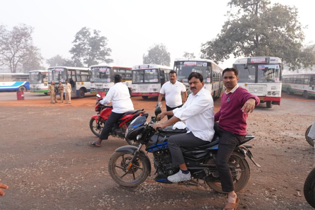 REVENUE MINISTER PONGULETI SRINIVAS REDDY WITH COLLECTOR TOURING IN MEDARAM JATARA
