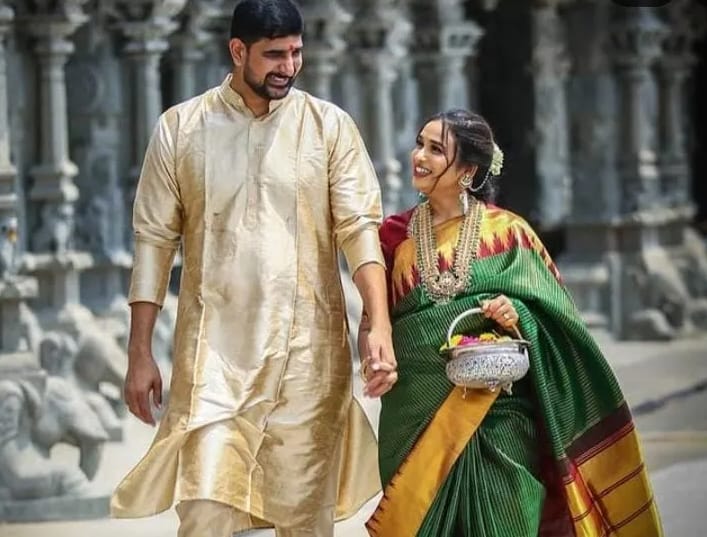 HUZURABAD MLA PADI KOUSHIK REDDY AND HIS WIFE 