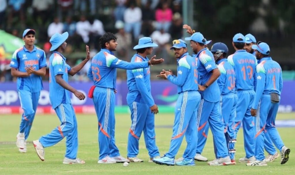 INDIAN U-19 CRICKET TEAM IN GROUND