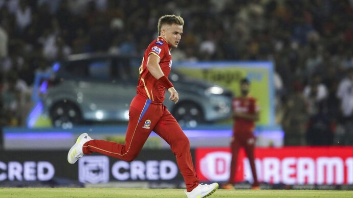 ENGLAND BOWLER SAM CURRAN BOWLING