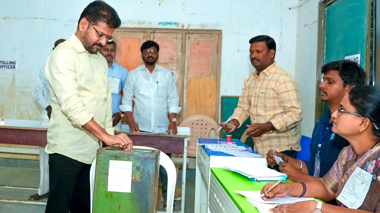 CM REVANTH REDDY  VOTE CASTING AT KODANGAL POLING STATION