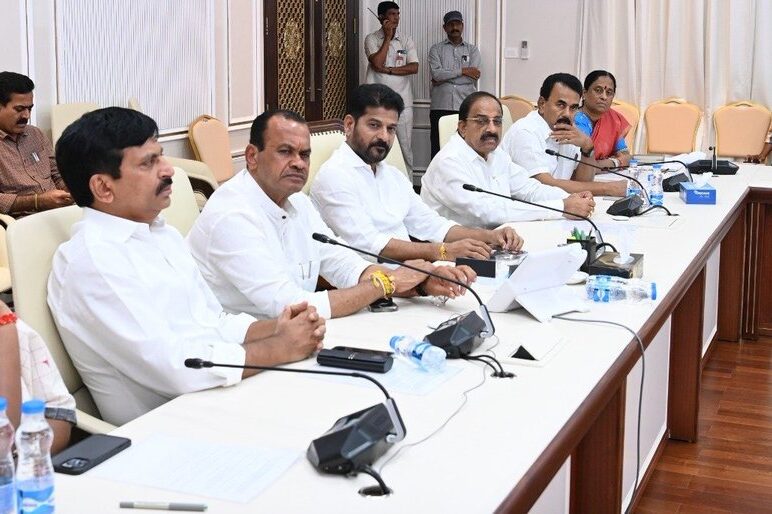 CM REVANTH REDDY MEET WITH MINISTERS YESTER DAY TO DISCUSS MUNCIPAL ELECTIONS ( FILE PIC)