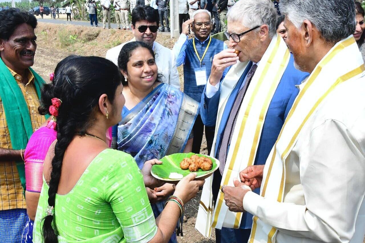 BILL GATES MEET FARMERS IN AMARAVATI