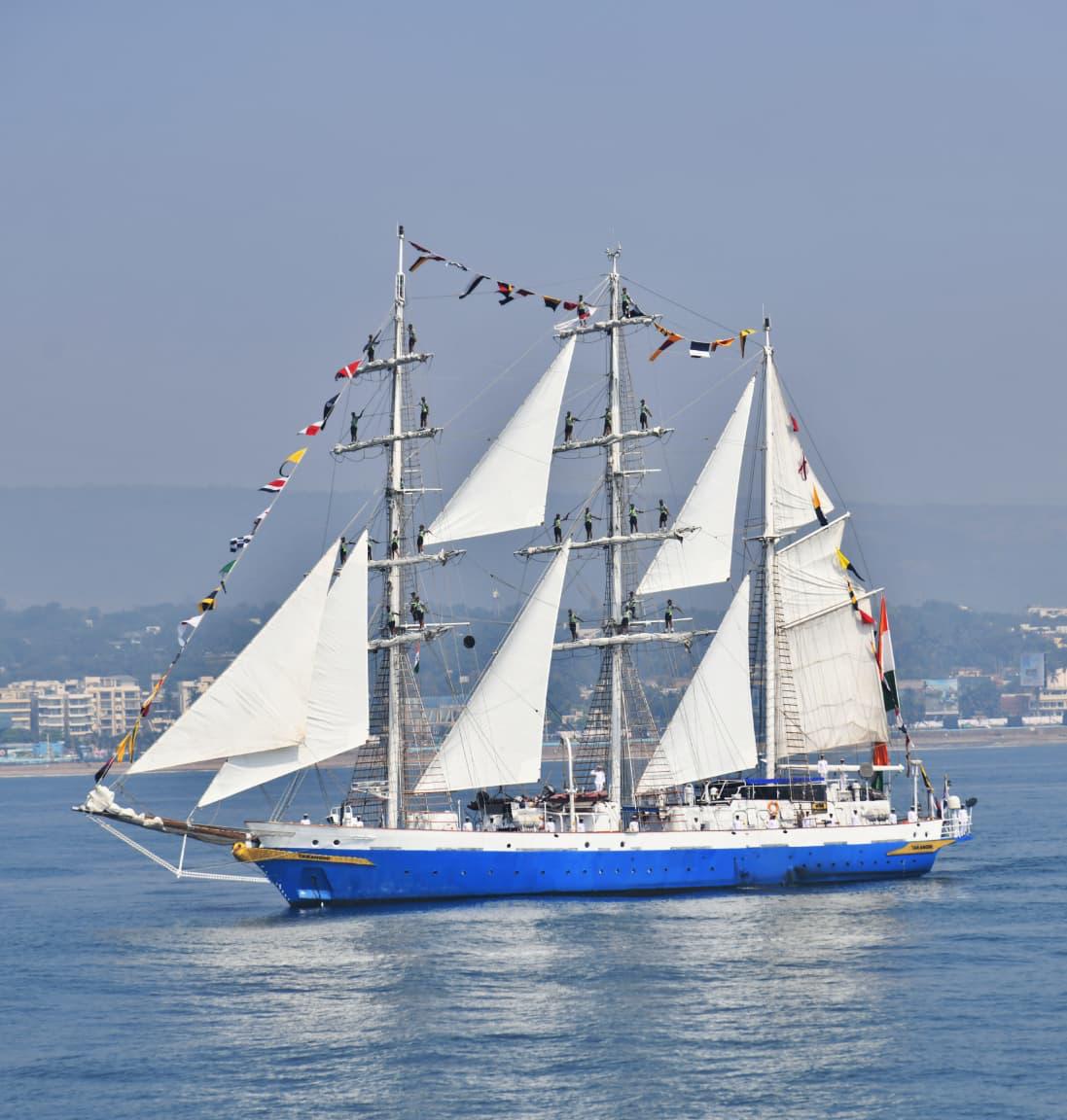 విశాఖలో ఇంటర్నేషనల్ ఫ్లీట్ రివ్యూ విశాఖలో ఇంటర్నేషనల్ ఫ్లీట్ రివ్యూ