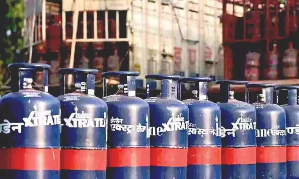 COMMERCIAL GAS CYLINDERS PROBLEMS START IN HYDERABAD