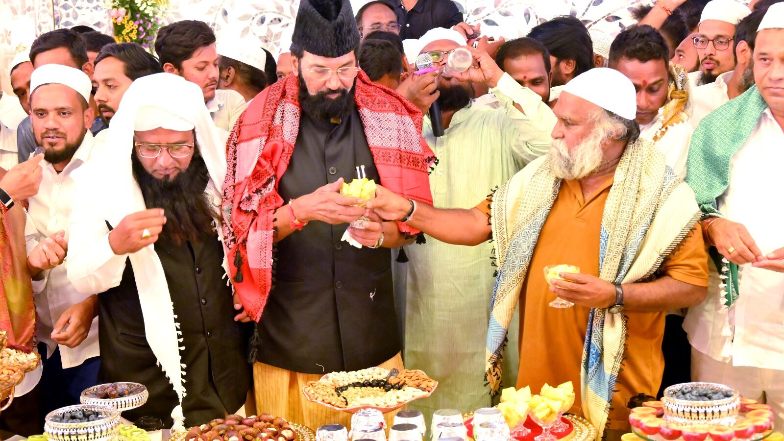 MINISTER UTTAM KUMAR REDDY AND JAGGA REDDY AT IFTAR 