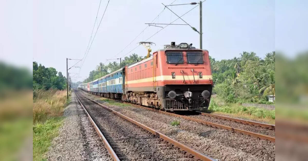 రైల్వేలో పెరుగుతున్న టికెట్ లేని ప్రయాణాలు రైల్వేలో పెరుగుతున్న టికెట్ లేని ప్రయాణాలు