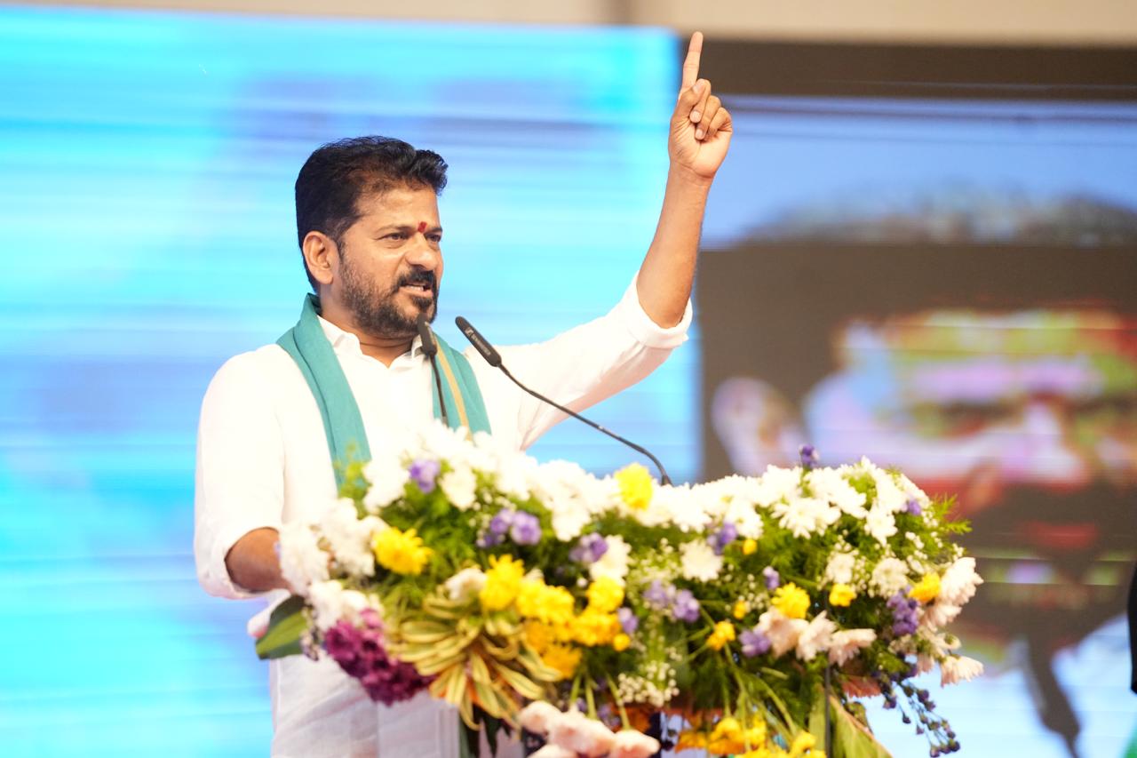 రైతుల ‘కళ్ల’లో ఆనందం కోసం ‘రైతు భరోసా’ రైతుల ‘కళ్ల’లో ఆనందం కోసం ‘రైతు భరోసా’