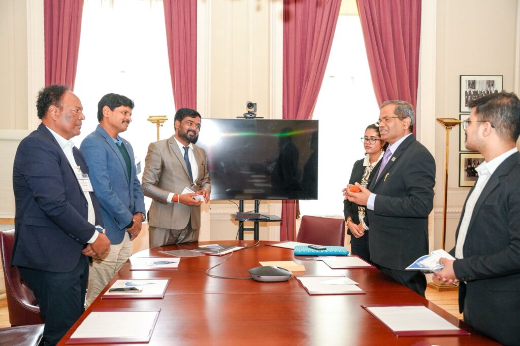 GREEN INDIA CHALLANGE TEAM IN LONDON TOUR