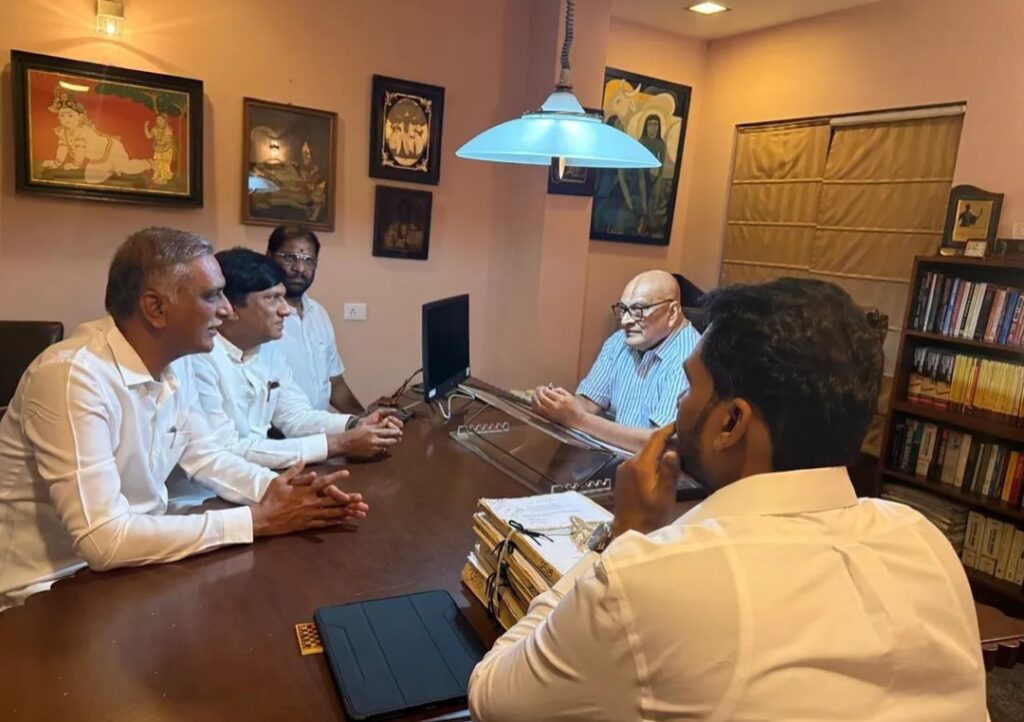 BRS LEADER HARISH RAO AND OTHERS MEET WITH LEGAL EXPERT