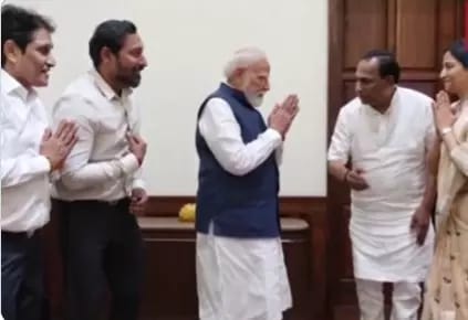 MALLA REDDY FAMILY MEMEBERS WITH PM MODI