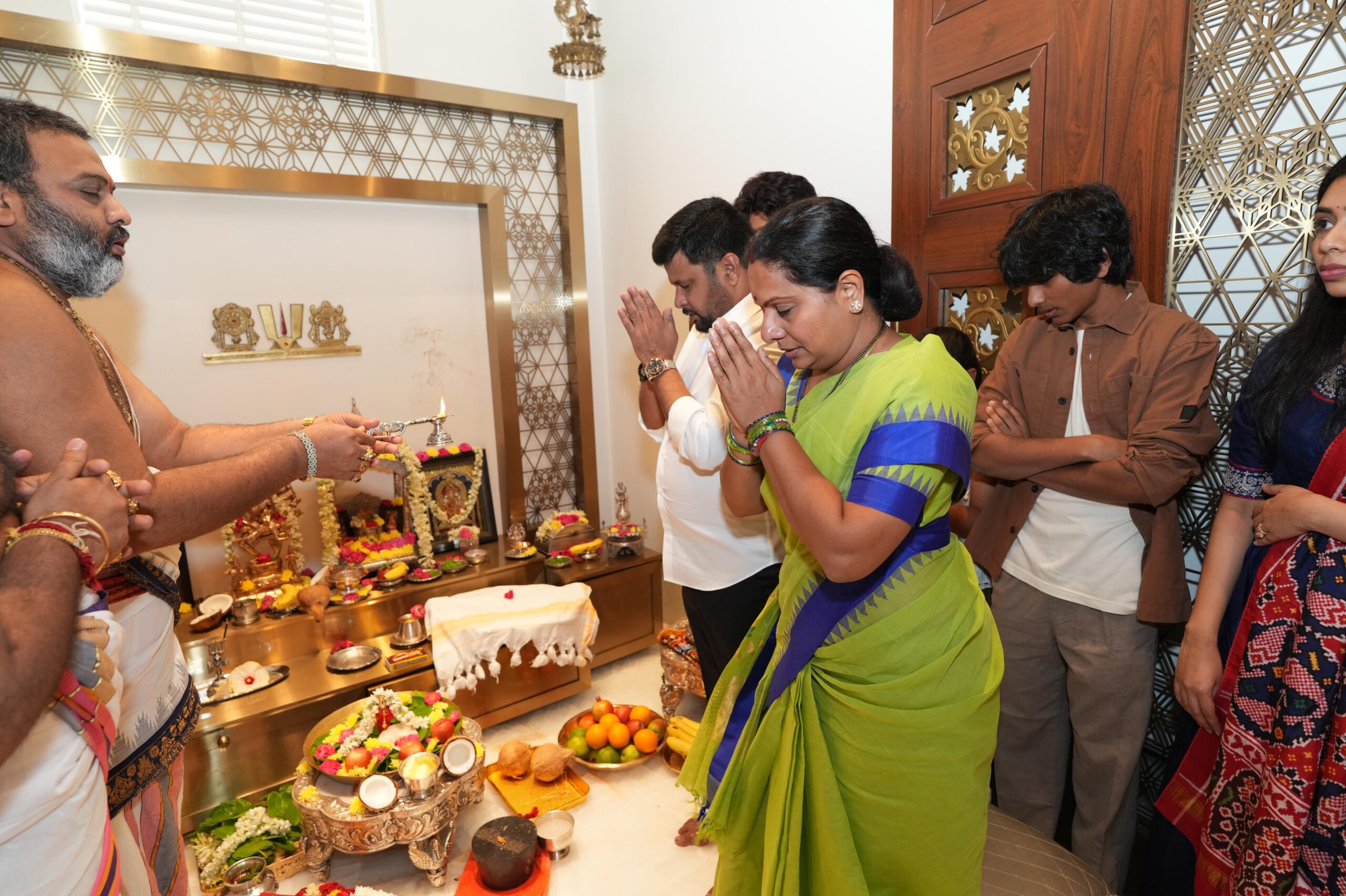 రాష్ట్రంలో ఇక యుద్ధ‌మే- సామాజిక‌ తెలంగాణే ల‌క్ష్యం