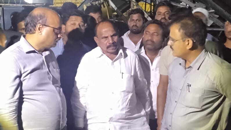 mla yadaiah at incident place 