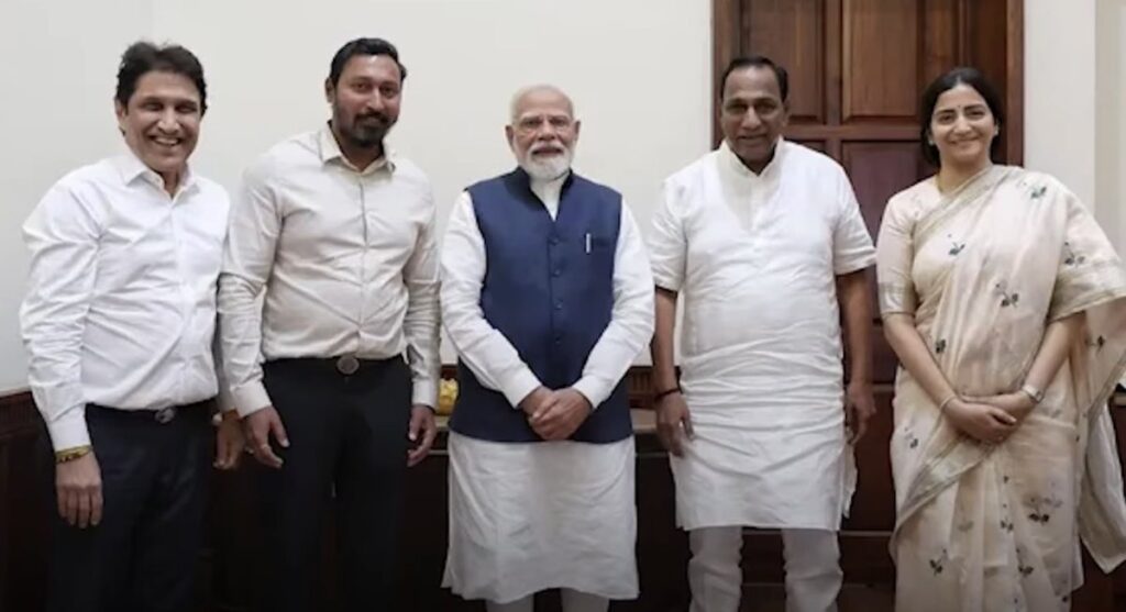 MALLA REDDY FAMILY WITH PM MODI