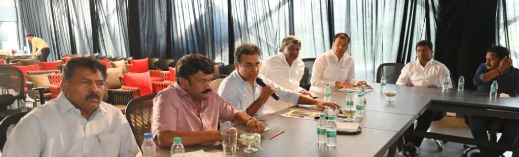 KTR MEETING HYDERABAD BRS LEADERS ON SIR