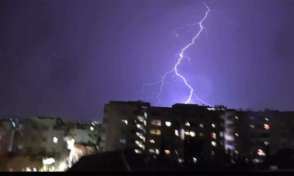 ఉష్ణోగ్రతలు – వడగాగాలులు – వర్షాలు