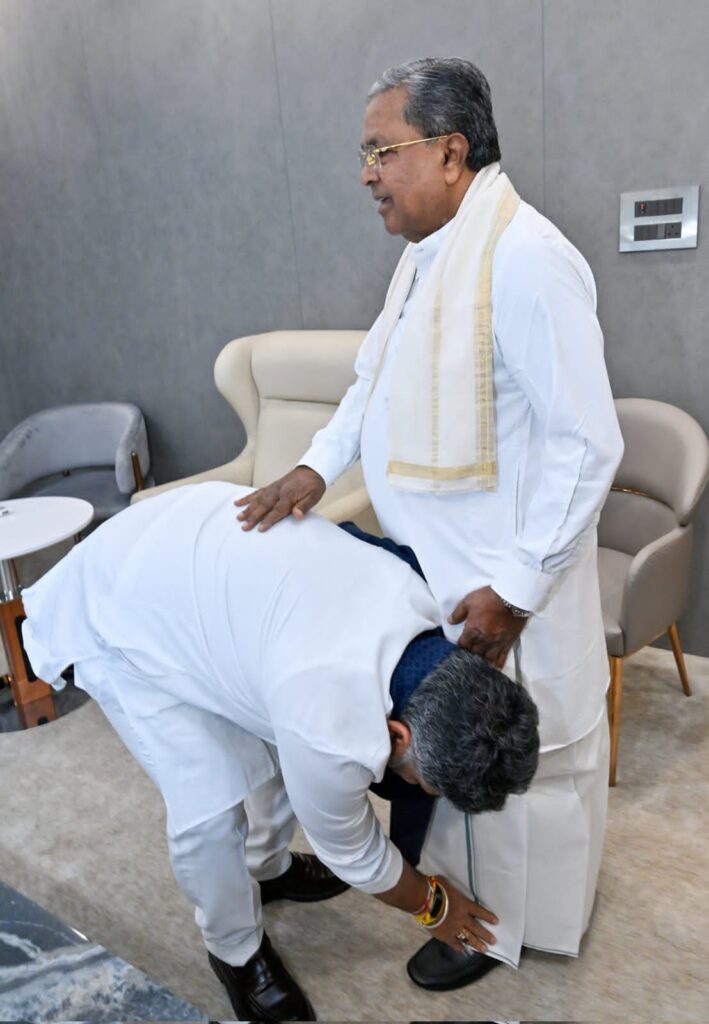 కర్ణాటక కొత్త ముఖ్యమంత్రిగా డీ.కే. శివకుమార్…! కర్ణాటక కొత్త ముఖ్యమంత్రిగా డీ.కే. శివకుమార్…!