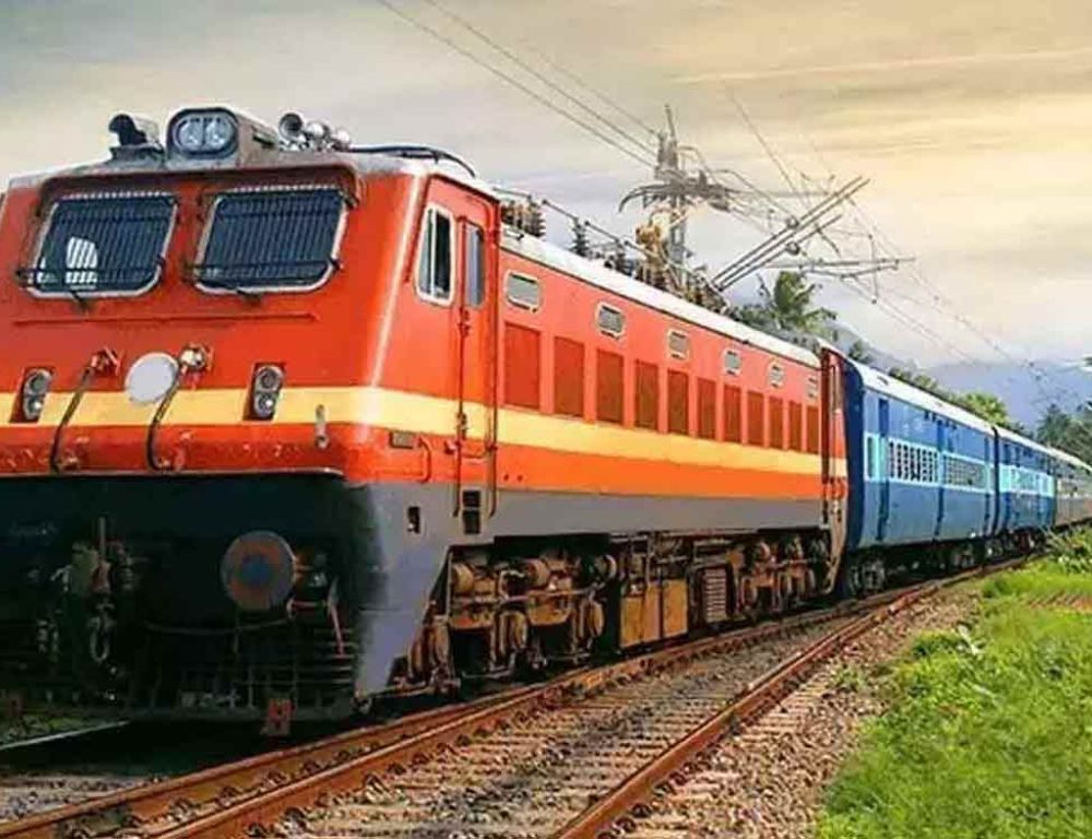 HYDERABAD - TIRUCHANUR WEEKLY TRAIN