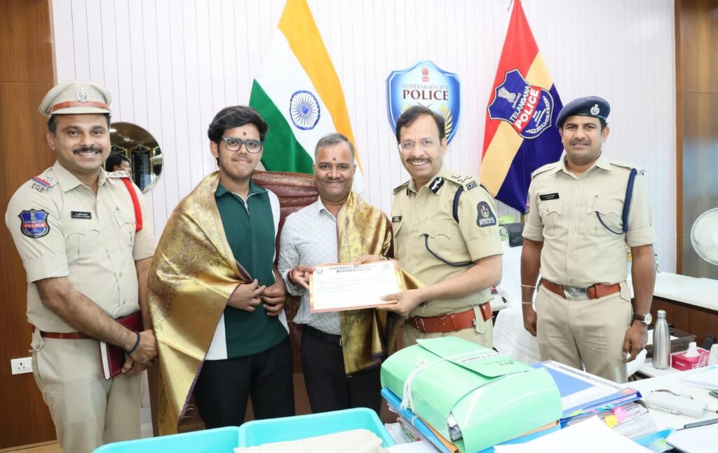 HYDERABAD CP SAJJANAR CONGRADULATING 