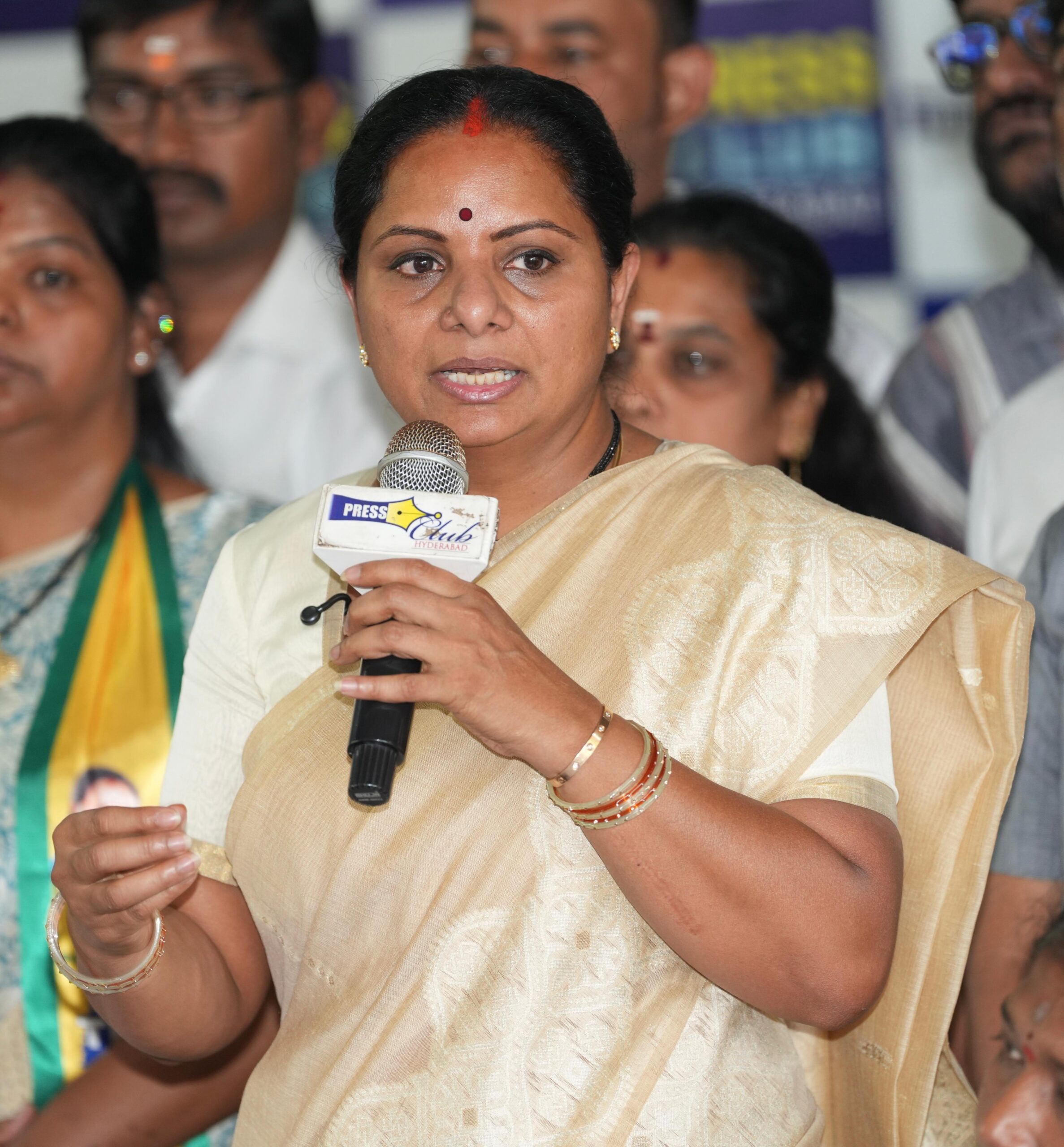 హెచ్పీఎస్ లో అక్ర‌మాలు-క‌విత సంచ‌ల‌న ఆరోప‌ణ‌లు