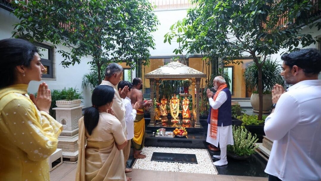 PRIME MINISTER MODI IN CHANDRA BABU RESIDENCE