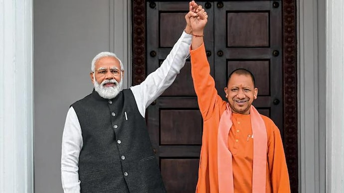 PRIME MINISTER MODI WITH UP CM YOGI ADITYA NATH