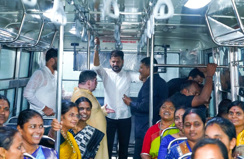 CM wild in shg bus