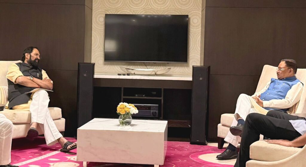 ఛత్తీస్ ఘడ్ సీఎం తో మంత్రి ఉత్తమ్ భేటి ఛత్తీస్ ఘడ్ సీఎం తో మంత్రి ఉత్తమ్ భేటి
