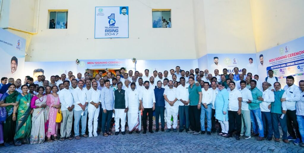 CM REVANTH REDDY WITH EMPLOYEES