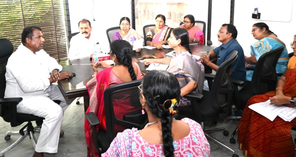 minister meeting with gurukul staff