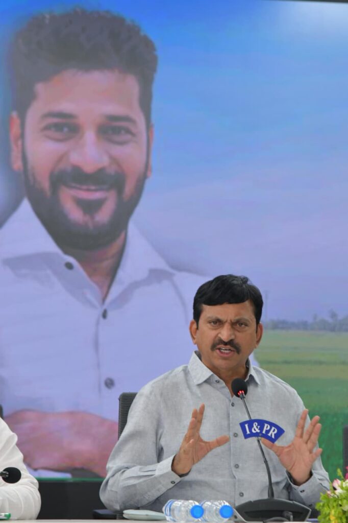 వర్షాభావం పై మంత్రివర్గం ఆందోళన వర్షాభావం పై మంత్రివర్గం ఆందోళన