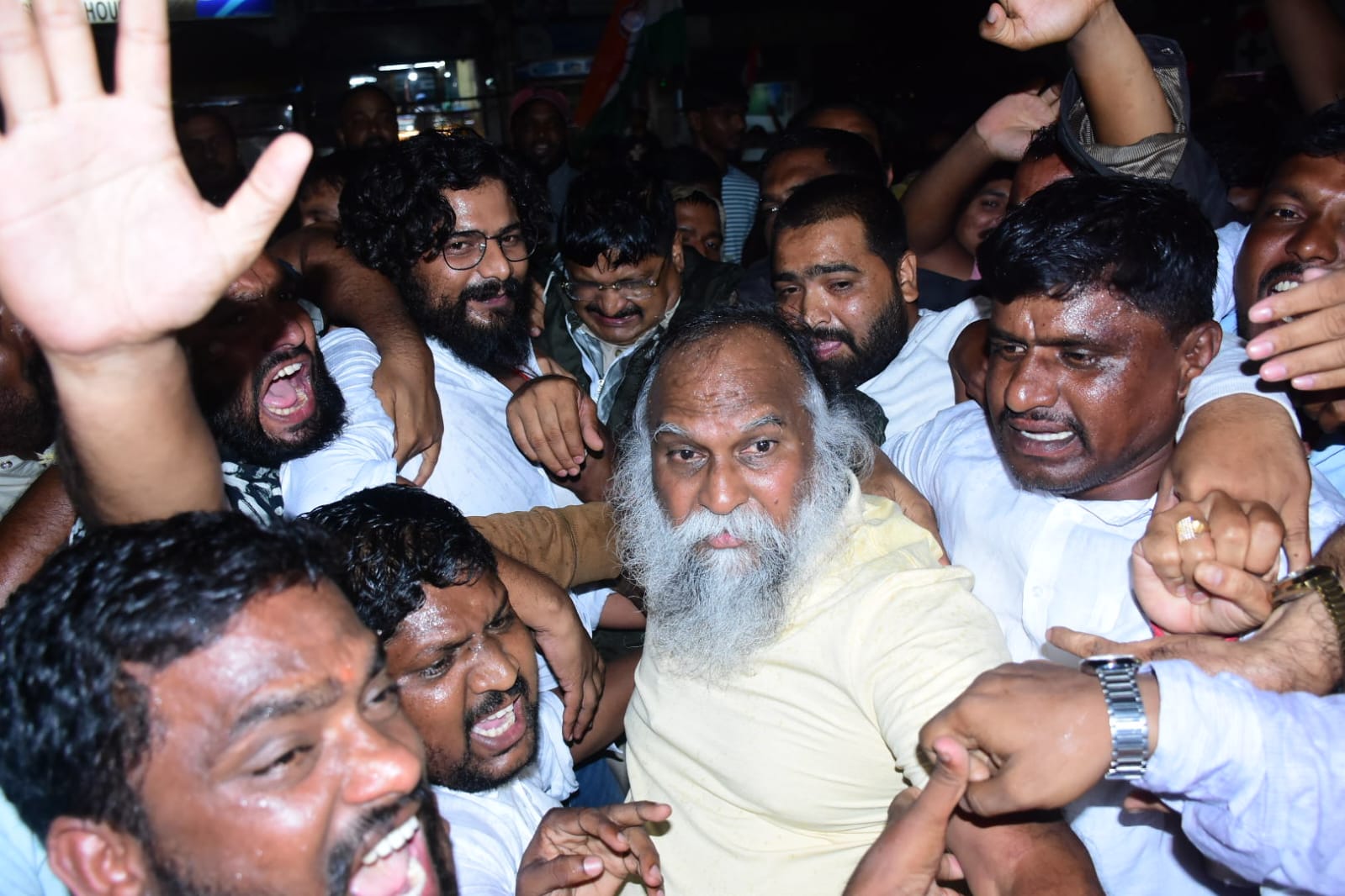 రాహుల్, ప్రియాంక గాంధీ అరెస్ట్ – జగ్గారెడ్డి నిరసన – అరెస్ట్ రాహుల్, ప్రియాంక గాంధీ అరెస్ట్ – జగ్గారెడ్డి నిరసన – అరెస్ట్