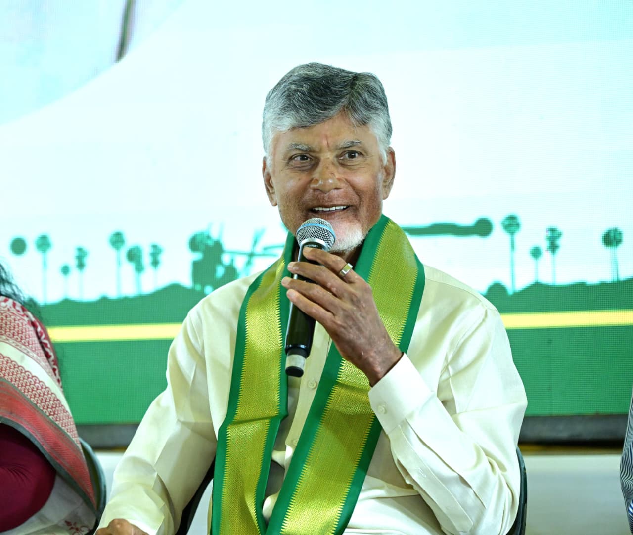 వారం తరువాత అమరావతికి చంద్రబాబు వారం తరువాత అమరావతికి చంద్రబాబు