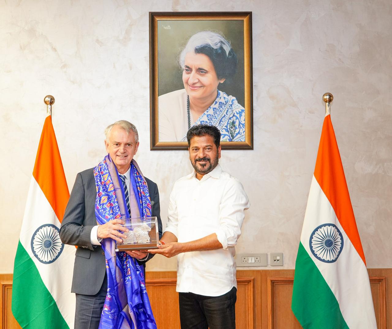 కెనడా ప‌ర్య‌ట‌న‌కు రావాల‌ని సీఎంకు ఆహ్వానం