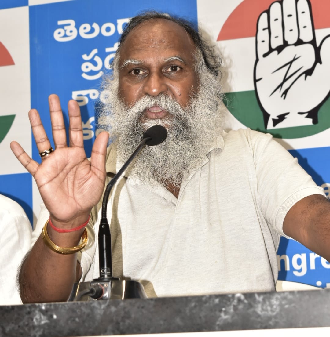 నాలుగు రోజుల్లో తుంగతుర్తి పై నివేదిక నాలుగు రోజుల్లో తుంగతుర్తి పై నివేదిక