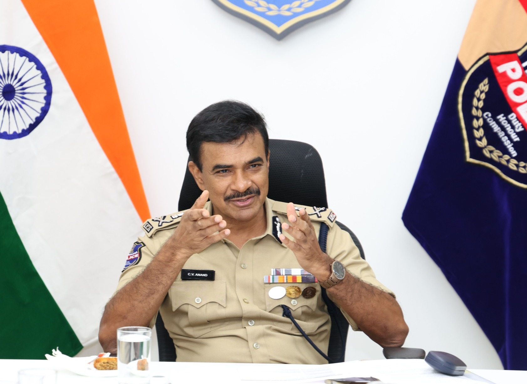 పోలీస్ స్కూల్ ఆదర్శ విద్యాసంస్థగా తీర్చిదిద్దాలి పోలీస్ స్కూల్ ఆదర్శ విద్యాసంస్థగా తీర్చిదిద్దాలి