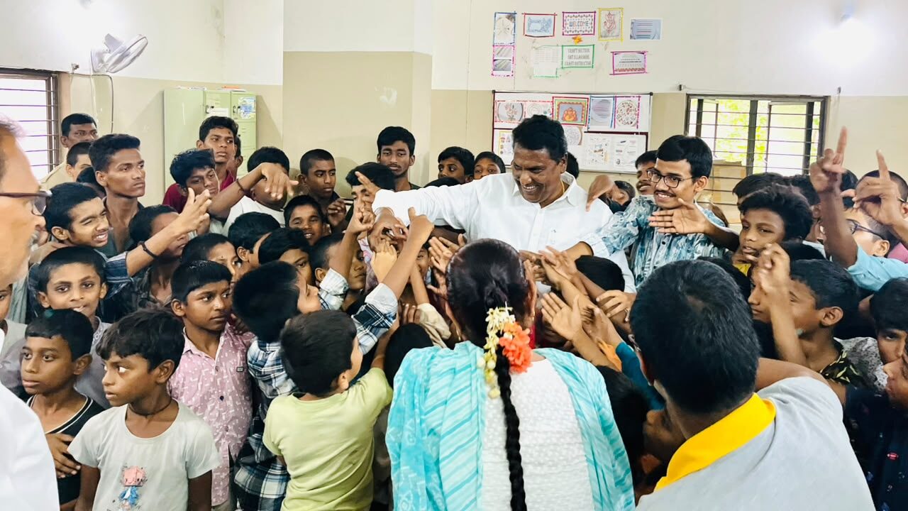 minister adluri sudden visit tgswreis