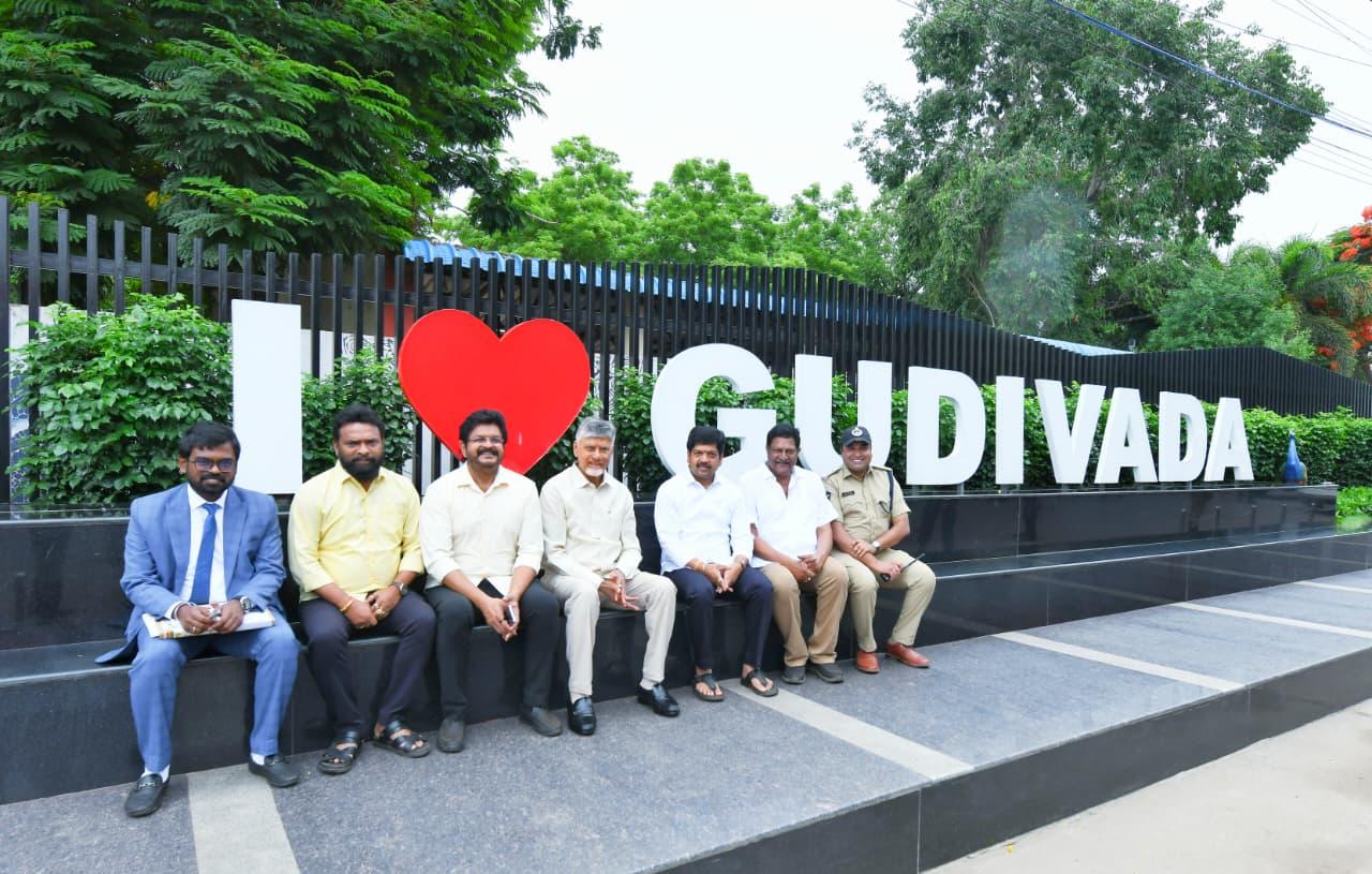 22వ తేదీ నుంచి తల్లి కి వందనం అమలు 22వ తేదీ నుంచి తల్లి కి వందనం అమలు