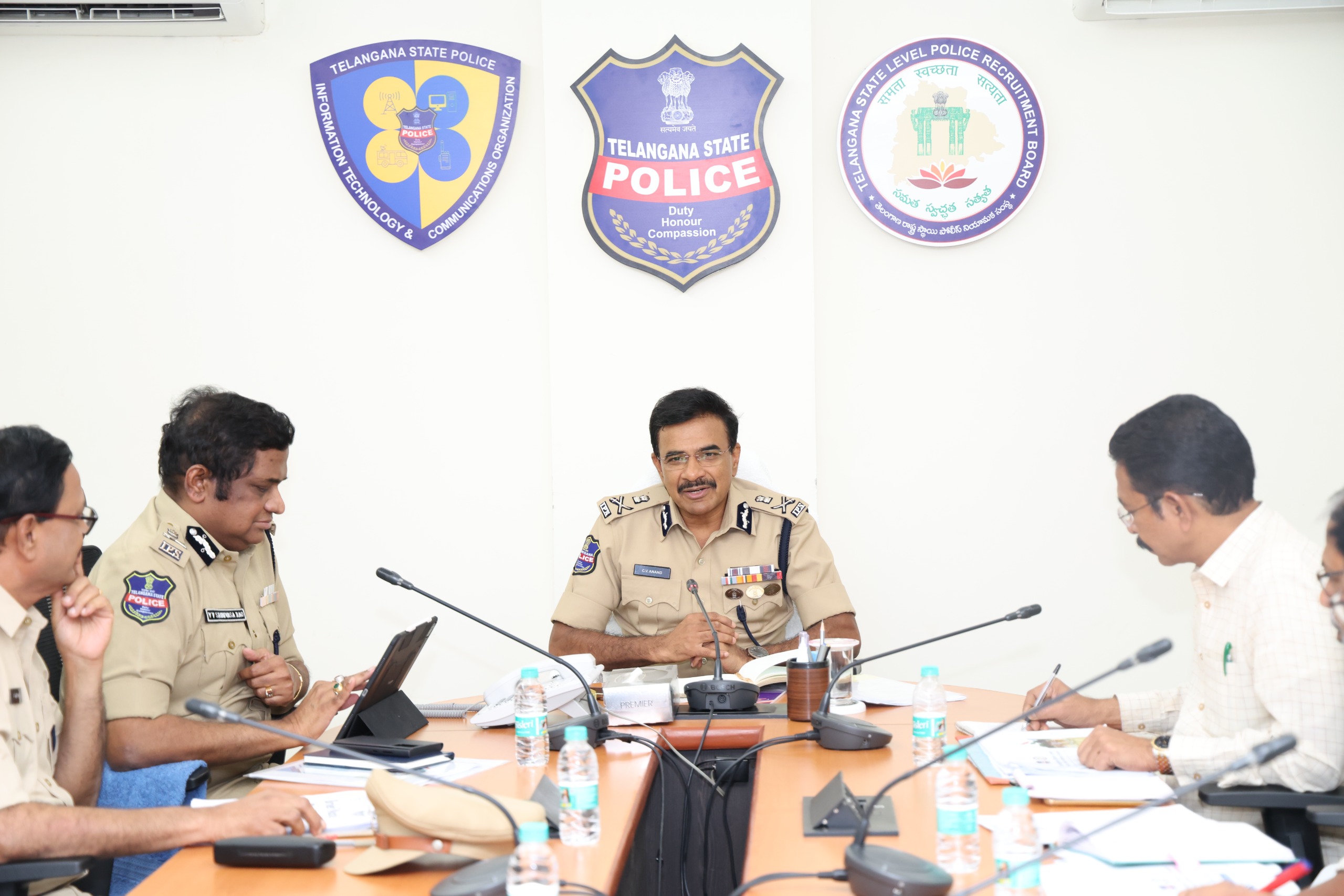 పోలీస్ నియామకాల్లో పారదర్శకత రాష్ట్రం ఆదర్శం పోలీస్ నియామకాల్లో పారదర్శకత రాష్ట్రం ఆదర్శం