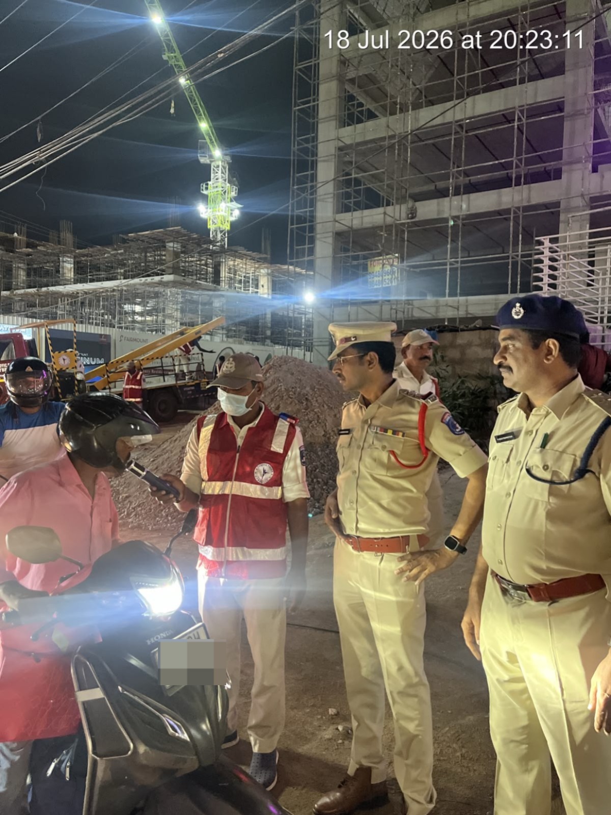 సైబరాబాద్ లో 237 డ్రంక్ & డ్రైవ్ కేసులు సైబరాబాద్ లో 237 డ్రంక్ & డ్రైవ్ కేసులు