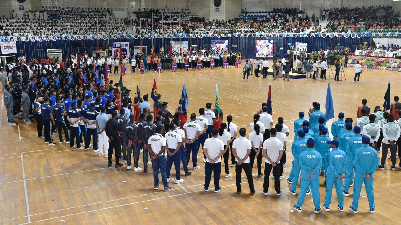 police cluster games
