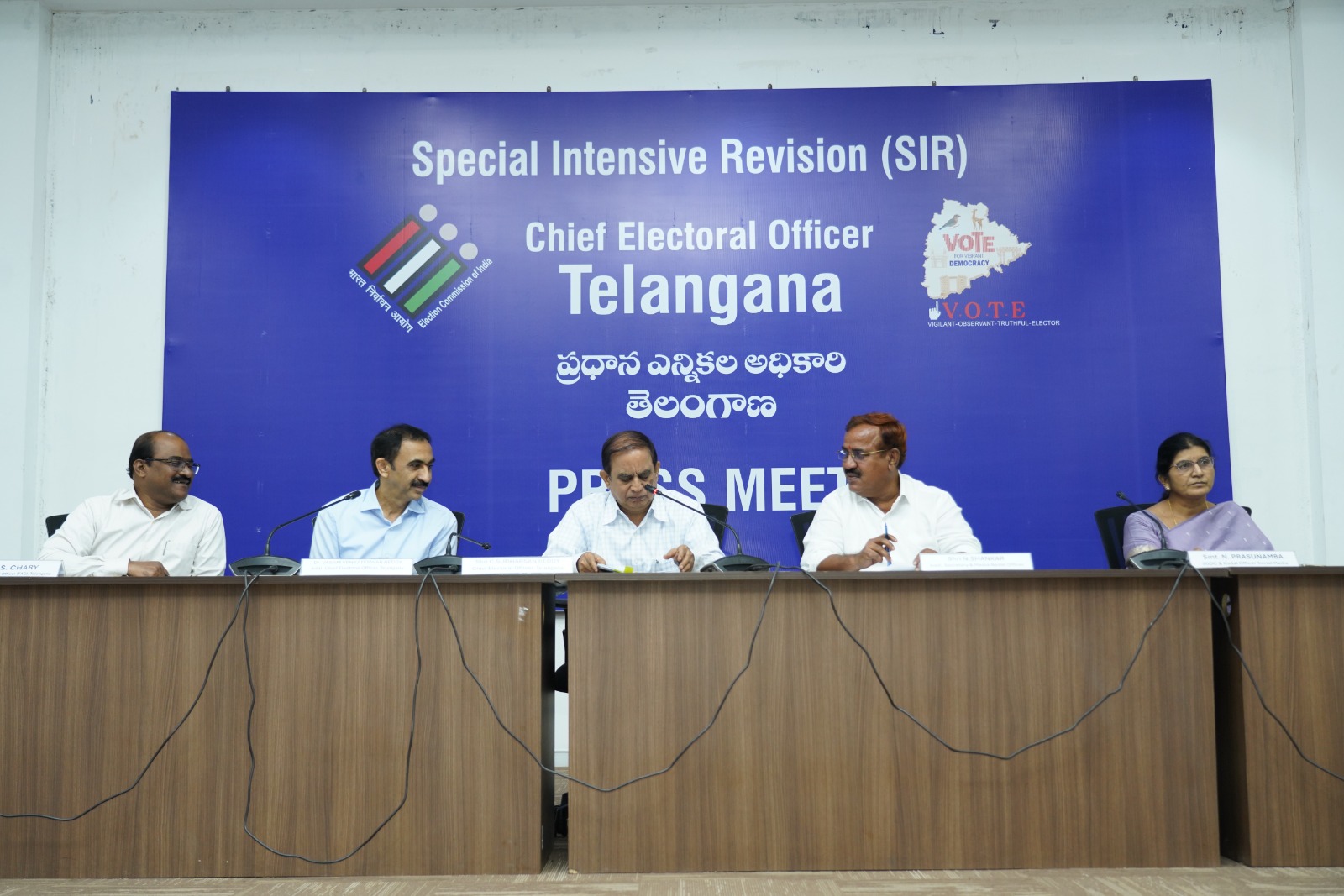 ‘సర్’ ముసాయిదా రెడీ – 92 లక్షల మందికి నోటీసులు ‘సర్’ ముసాయిదా రెడీ – 92 లక్షల మందికి నోటీసులు